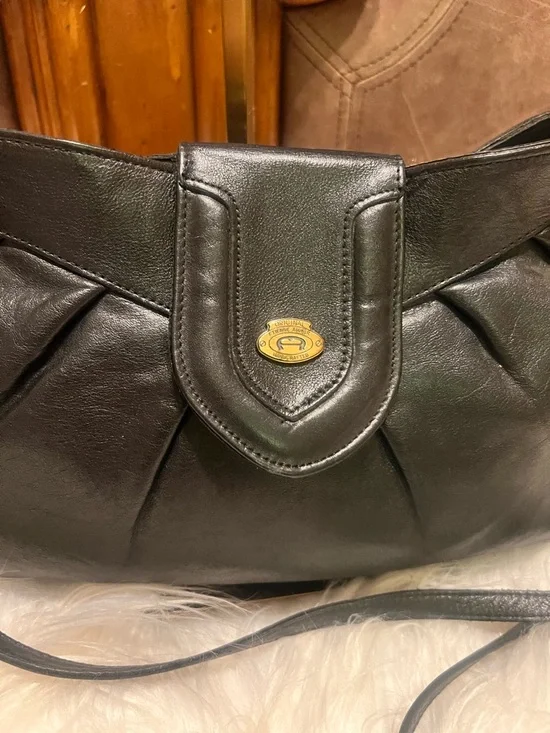 Etienne Aigner Black Leather Shoulder Bag - Picture 4 of 14